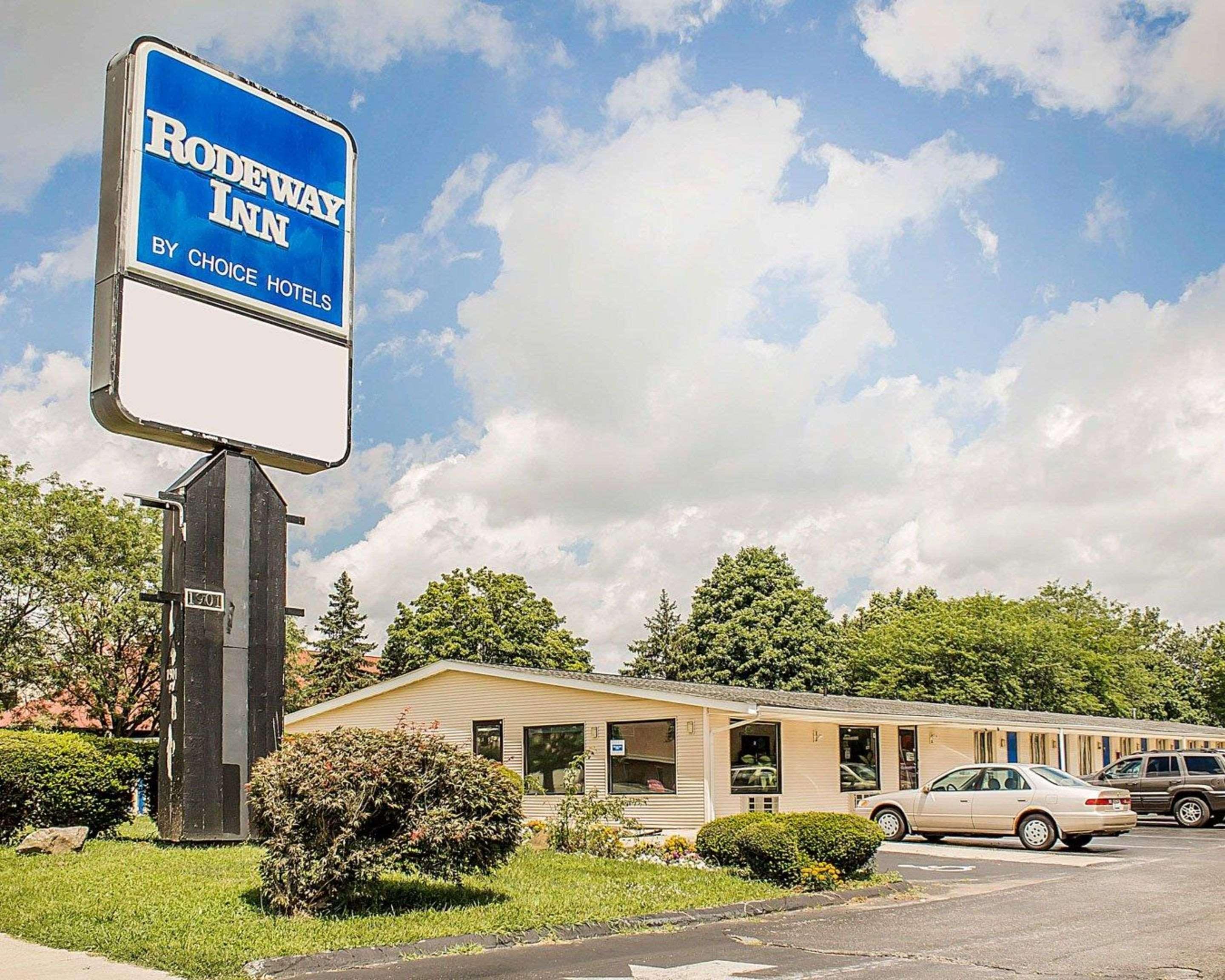 Rodeway Inn Findlay Exteriör bild